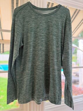 lululemon athletica Men's Long Sleeve Heathered Green Top